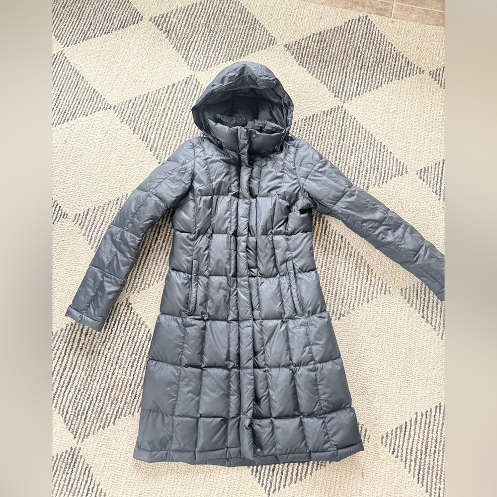 The North Face 550 quilted hooded puffer coat